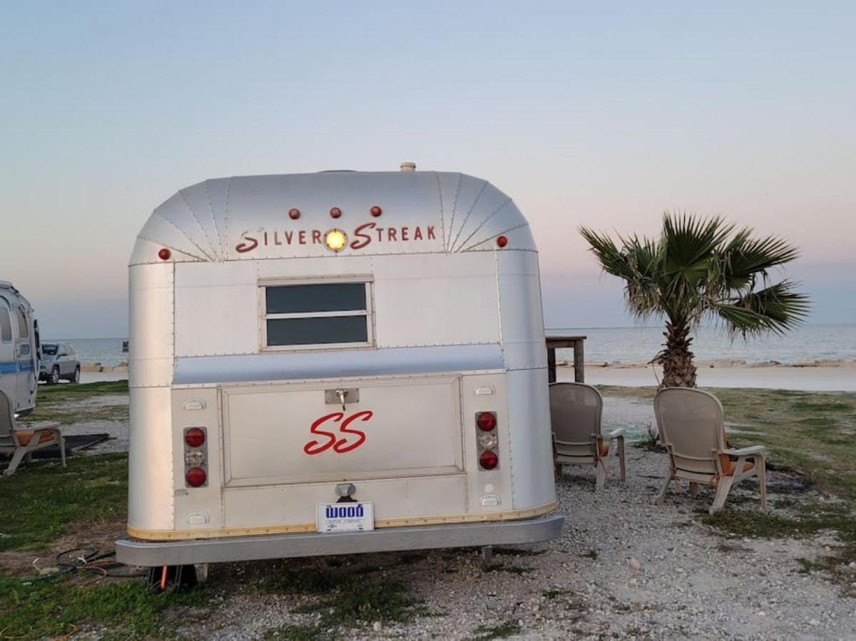 Maggie At The Beach - 1973 Vintage Rv 拉瓦卡港 外观 照片